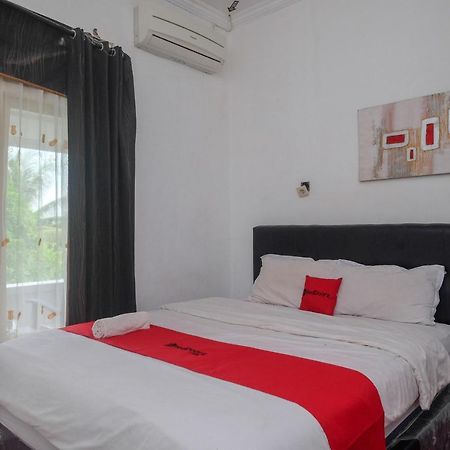 Reddoorz At Paris Ocean Hotel Bãi biển Bãi biển Parangtritis Ngoại thất bức ảnh
