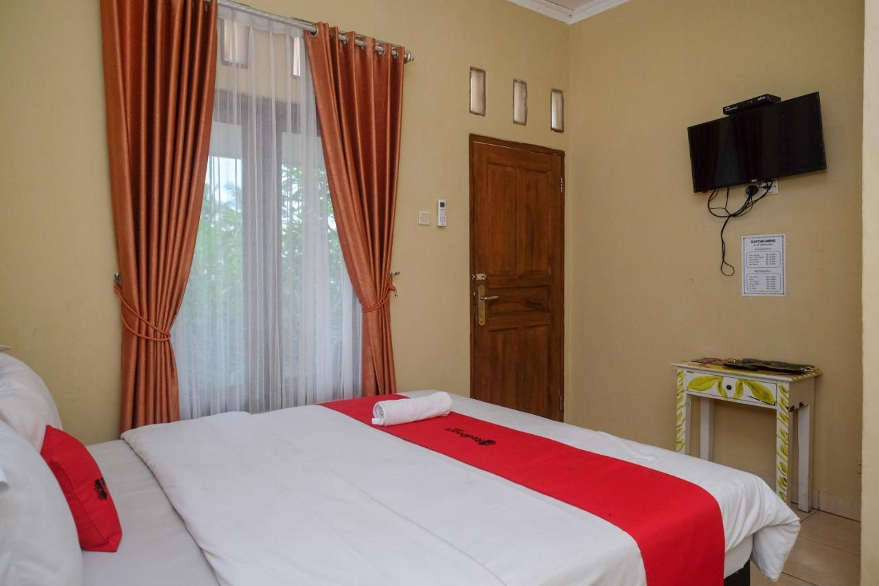Reddoorz At Paris Ocean Hotel Bãi biển Bãi biển Parangtritis Ngoại thất bức ảnh
