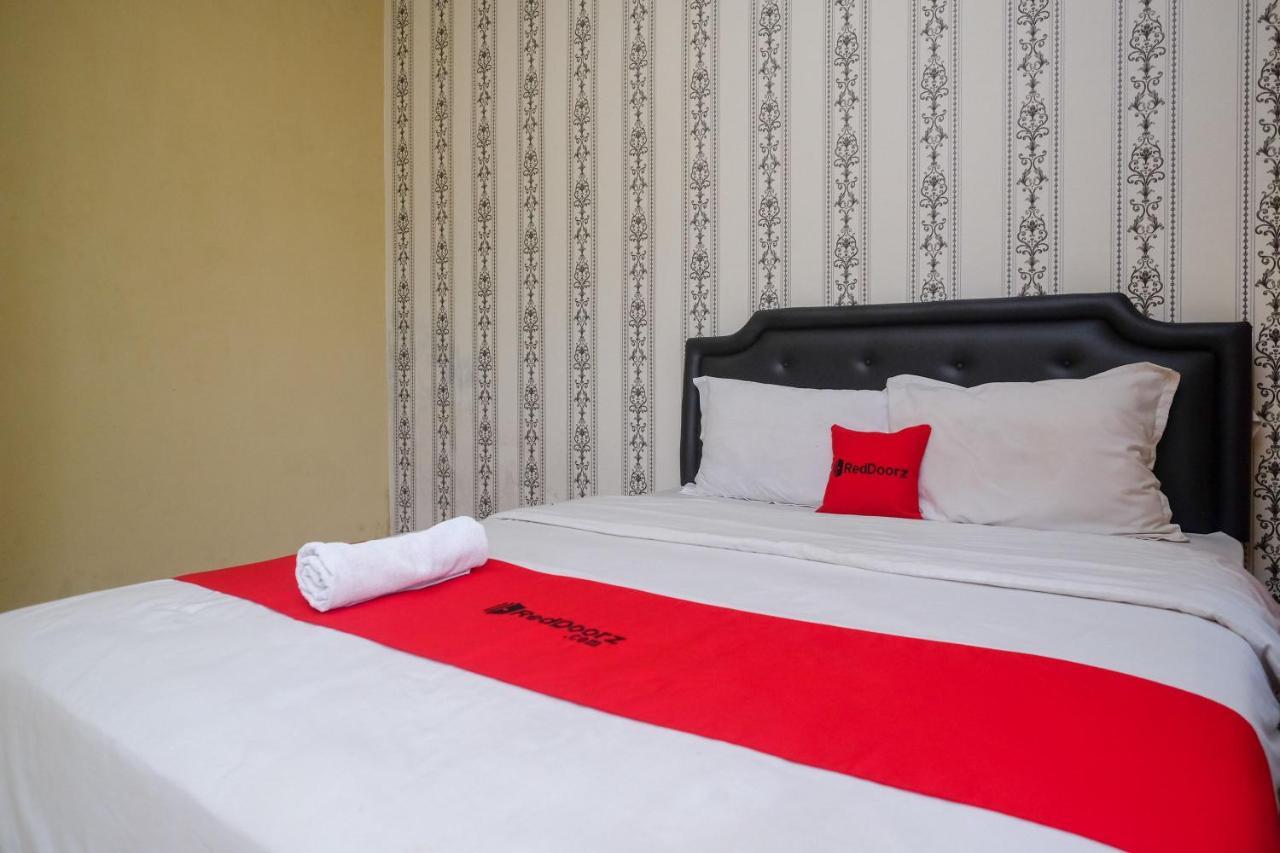 Reddoorz At Paris Ocean Hotel Bãi biển Bãi biển Parangtritis Ngoại thất bức ảnh