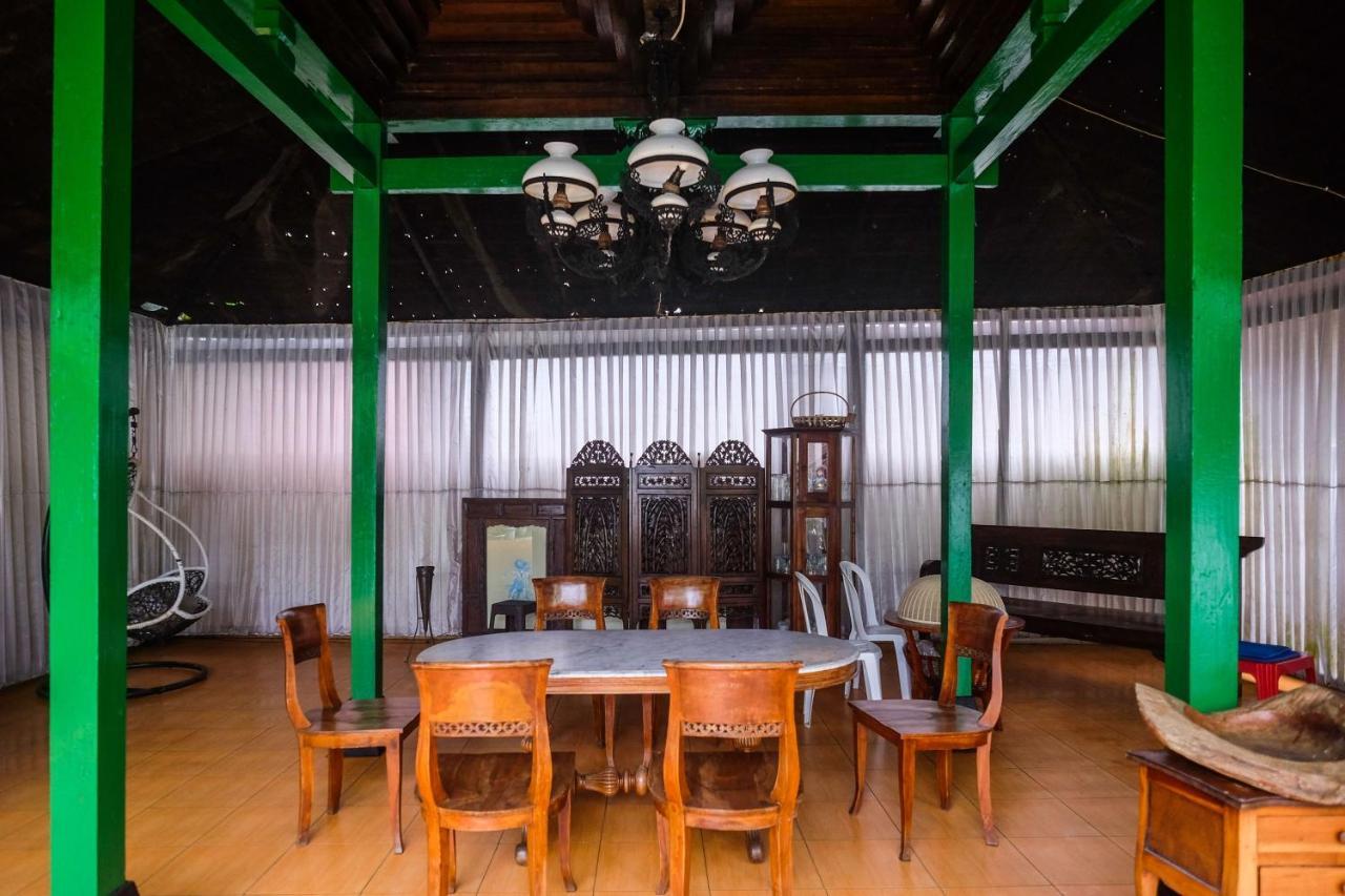 Reddoorz At Paris Ocean Hotel Bãi biển Bãi biển Parangtritis Ngoại thất bức ảnh