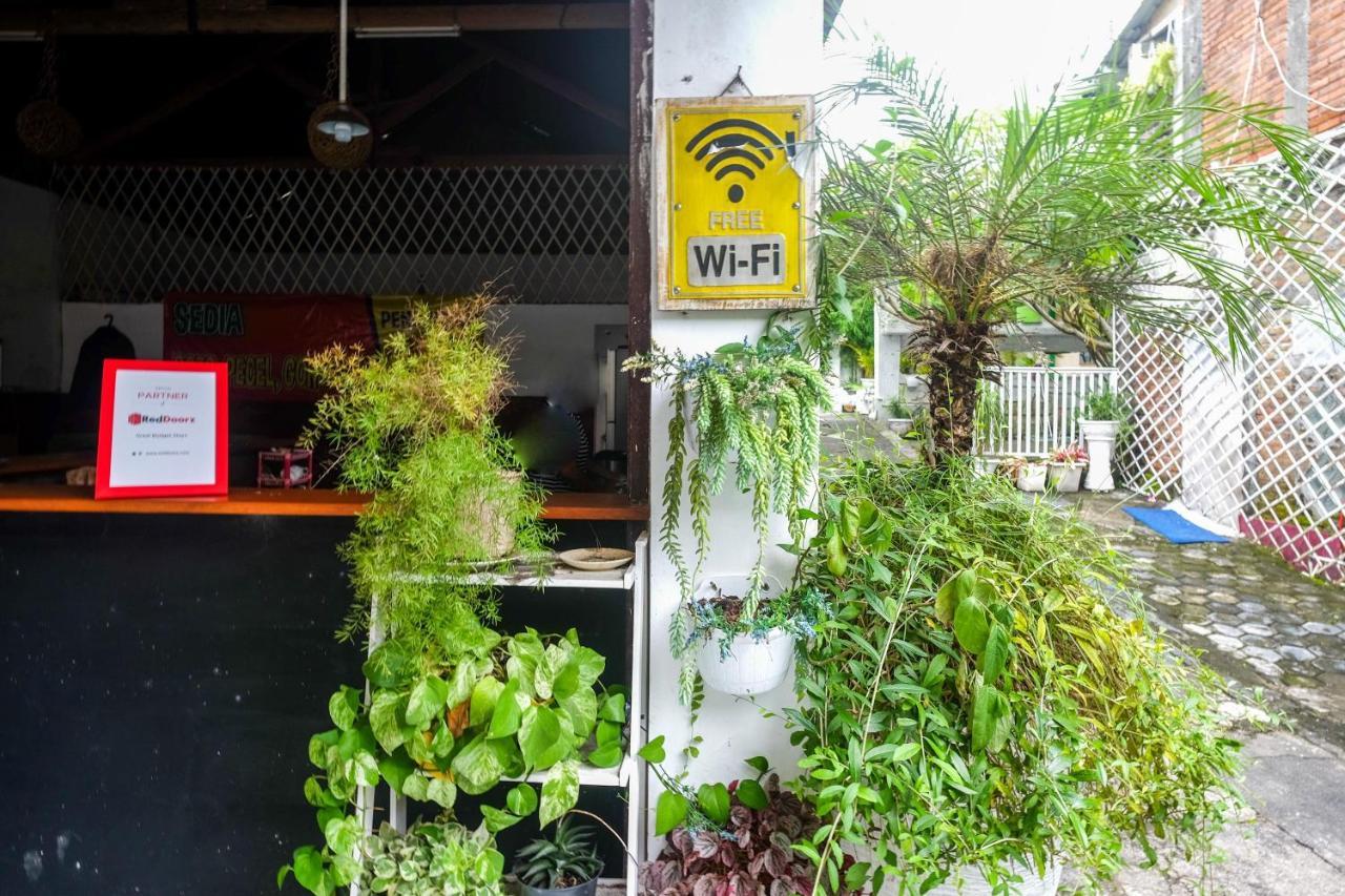 Reddoorz At Paris Ocean Hotel Bãi biển Bãi biển Parangtritis Ngoại thất bức ảnh